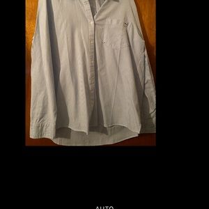 Woman’s vineyard vine relaxed blue and white stripe button down shirt